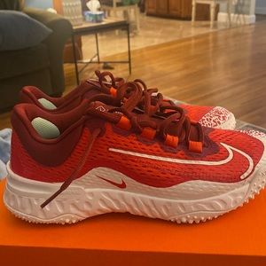 Nike Women’s softball Alpha Huarache ELT 4 Turf Cleats